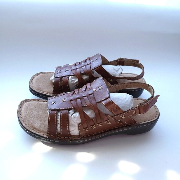 New Naturalizer Tan Corina Leather Sandals - Picture 2 of 13